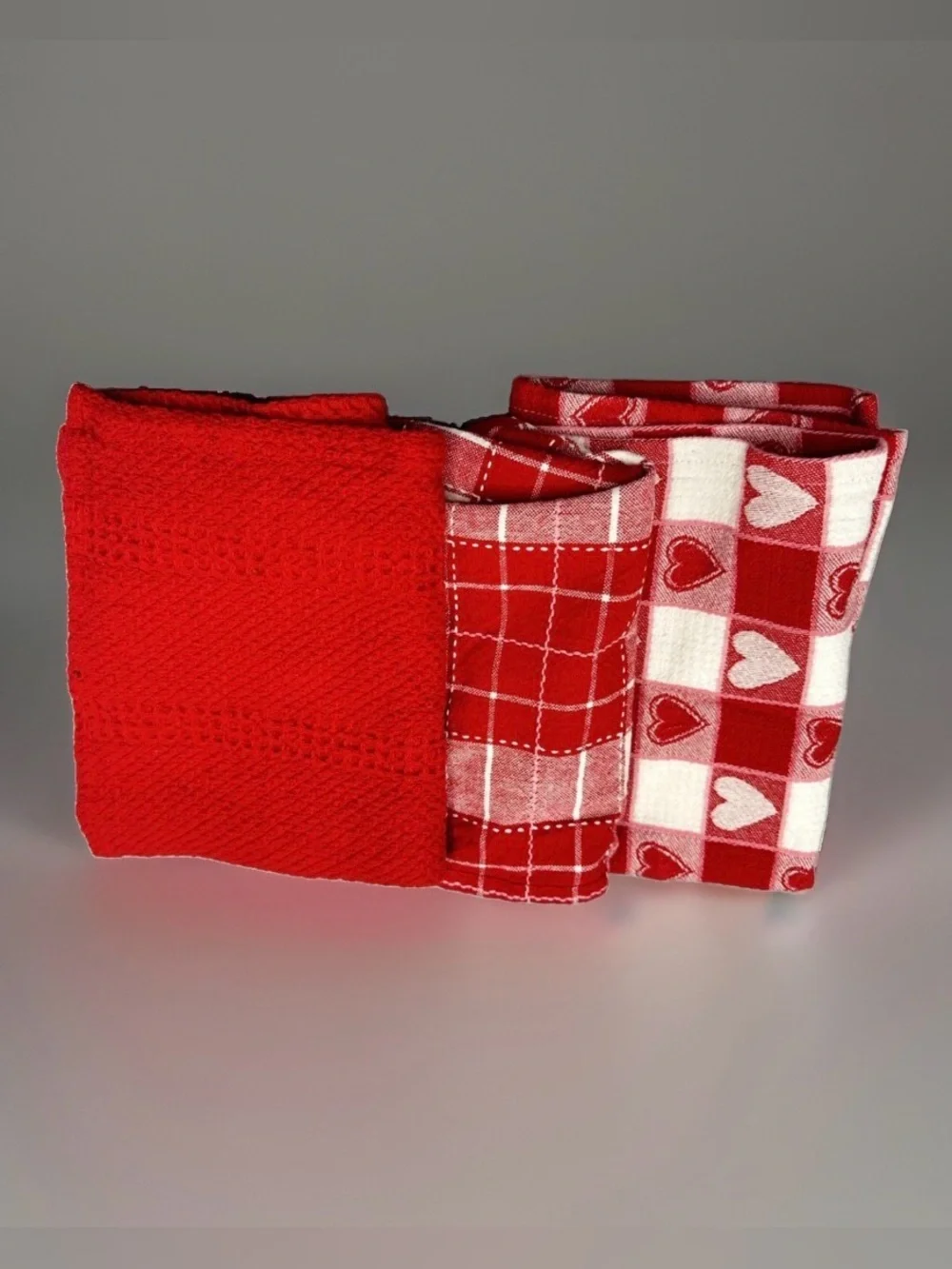 Heart Decorated Towel Basket & 3 Hand Towels. Valentine’s Day or Love